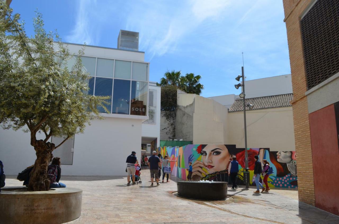 Homely Malaga Plaza Montano Exterior foto